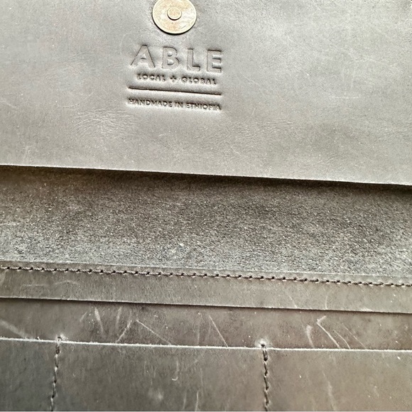 Rachel Utility Cross Bag w/ matching wallet - Picture 12 of 13